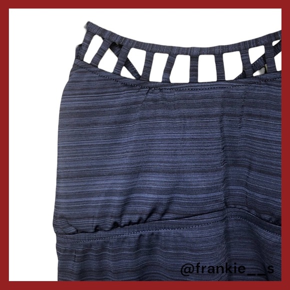 ✨Name Your Price Sale!✨ Mossimo - Blue High Neck Swim Top Size Large - Picture 3 of 5